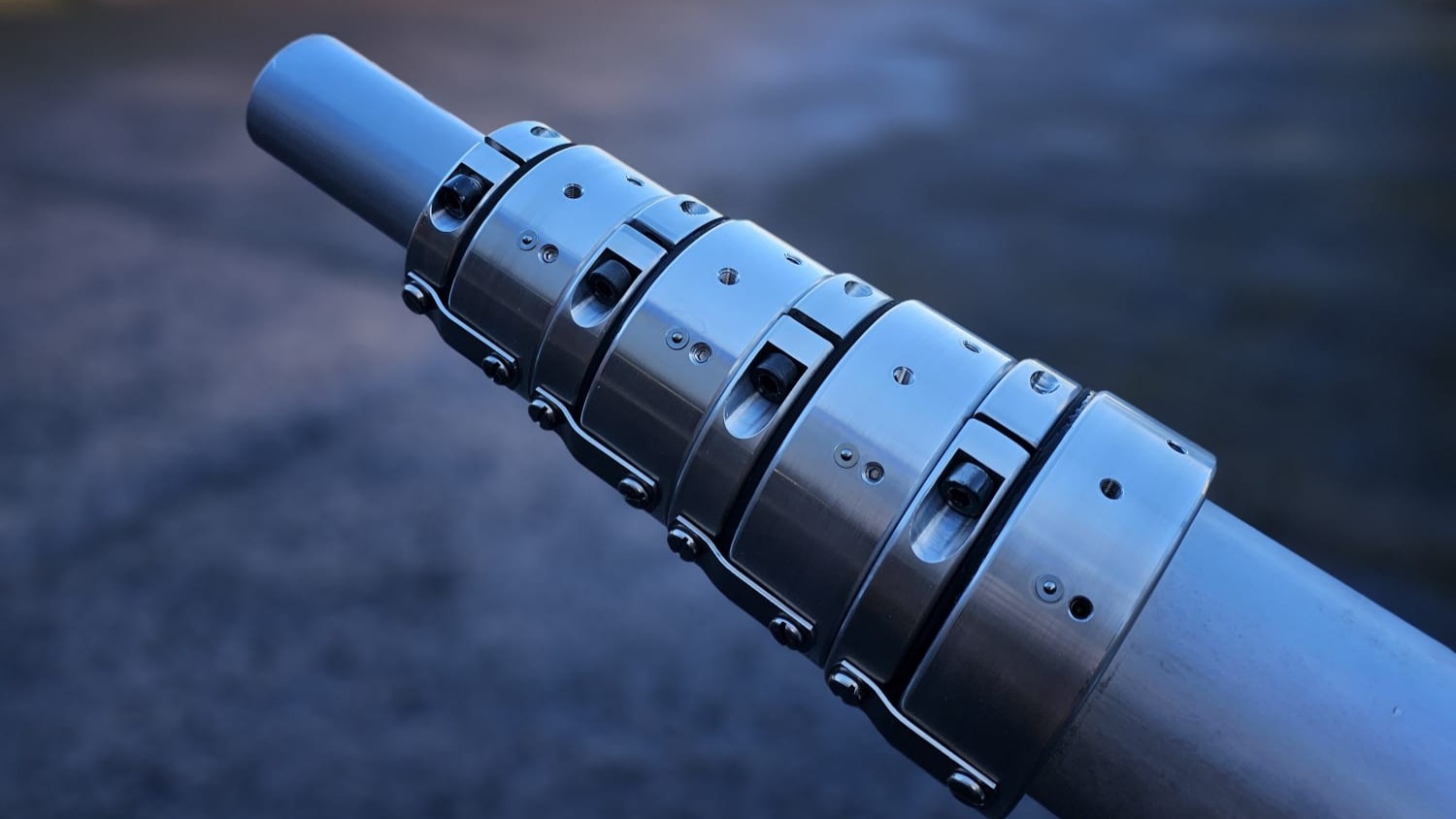 A closer look at a telescopic and winch-operated mast